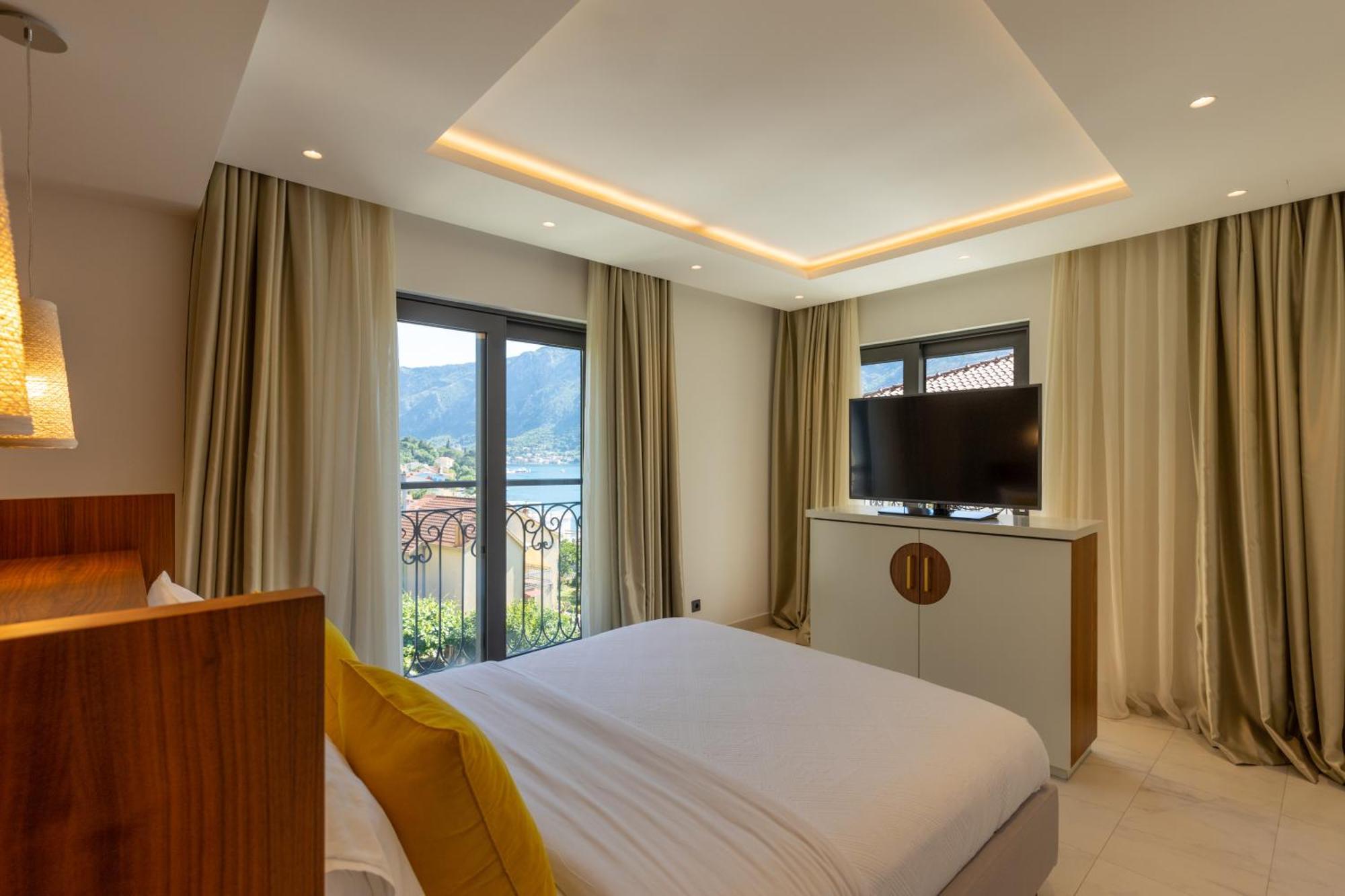 Huma Kotor Bay Hotel And Villas Habitación foto